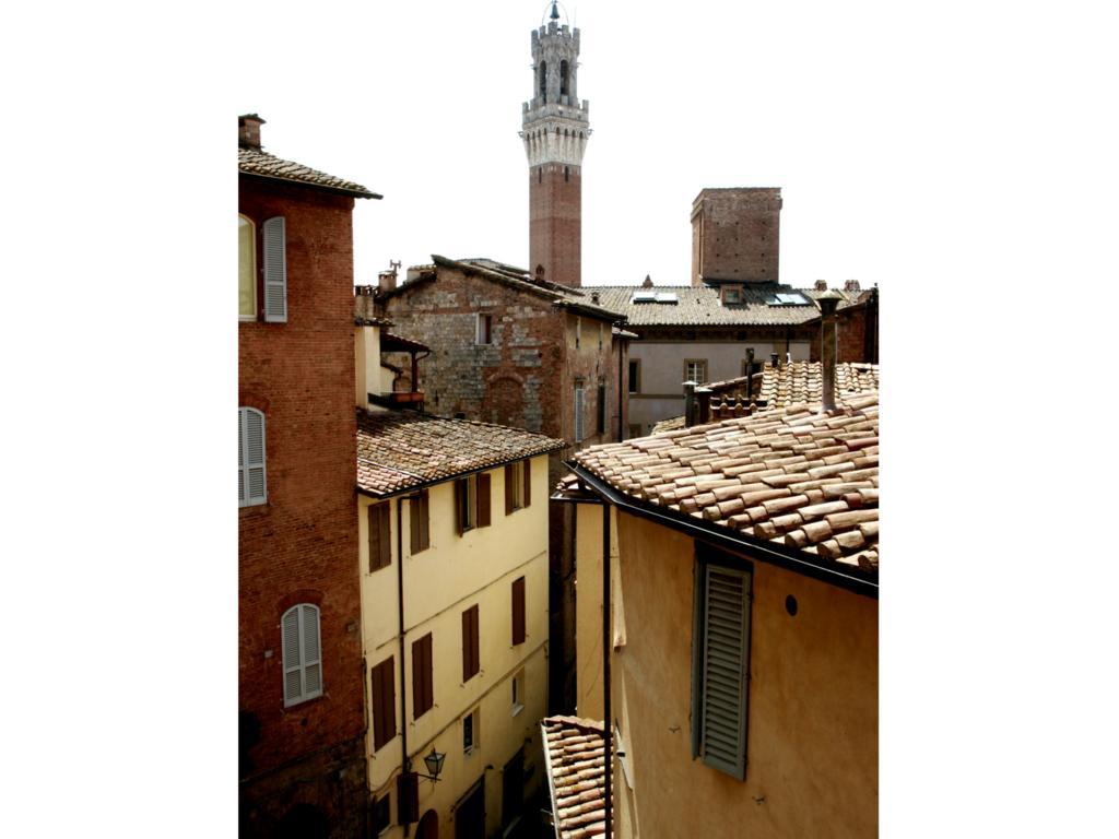 Appartement Il Tolomei - Central In The Middle Of Main Street à Sienne Chambre photo